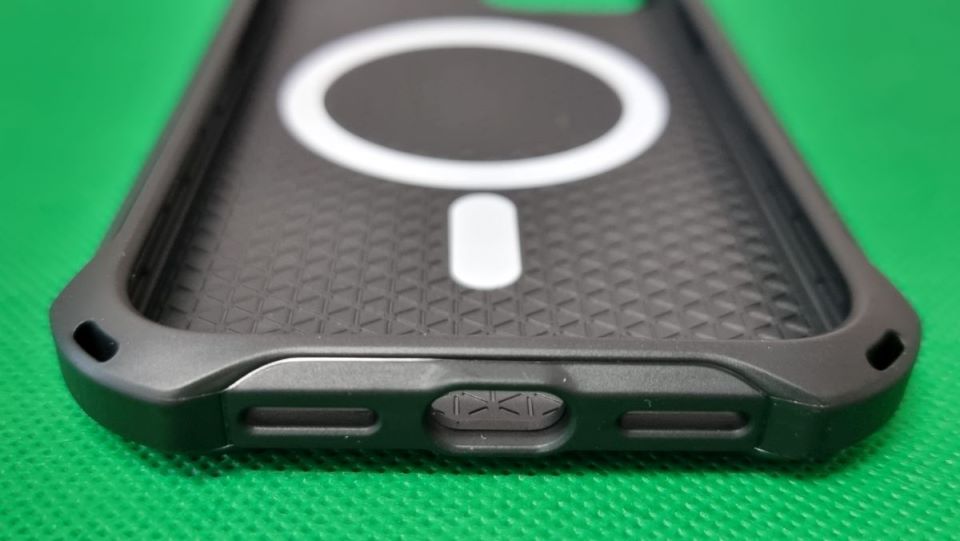 Catalyst Crux za iPhone 14 (5).jpg