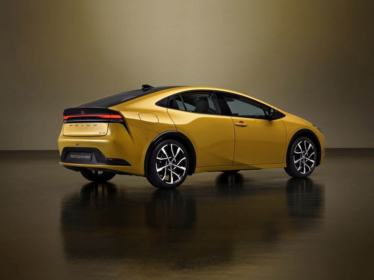 Toyota Prius 2023 (2).jpg