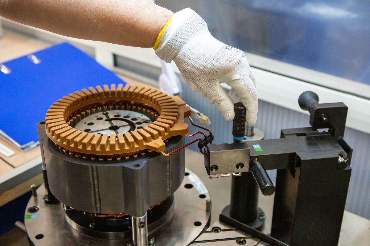 Toyota MG2 motor.jpg