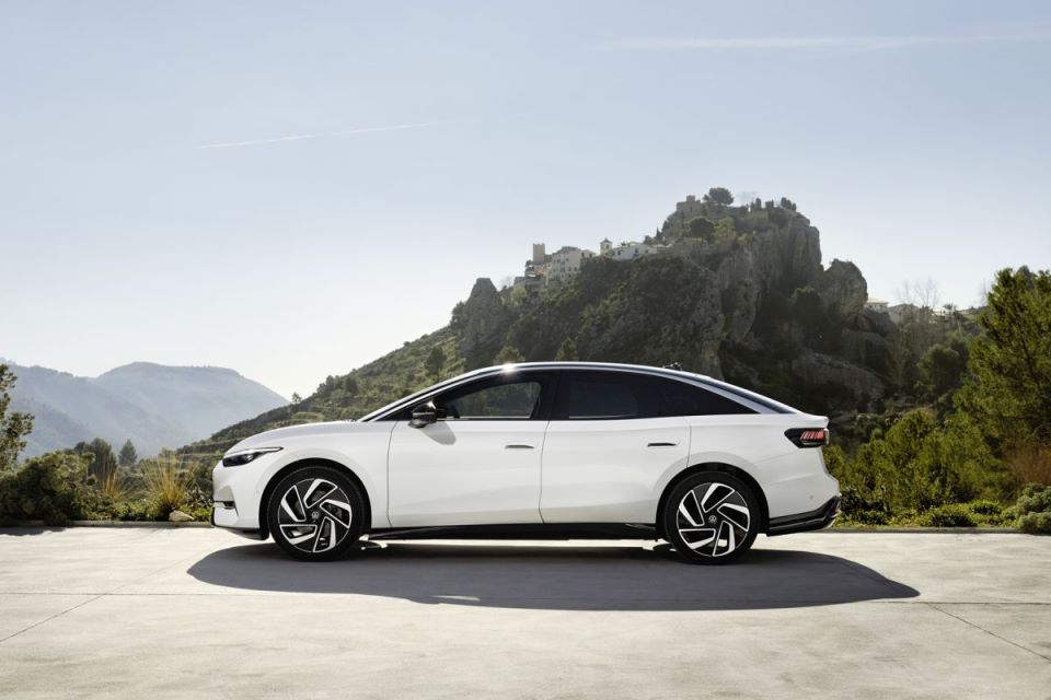 Volkswagen ID.7 (5).jpg