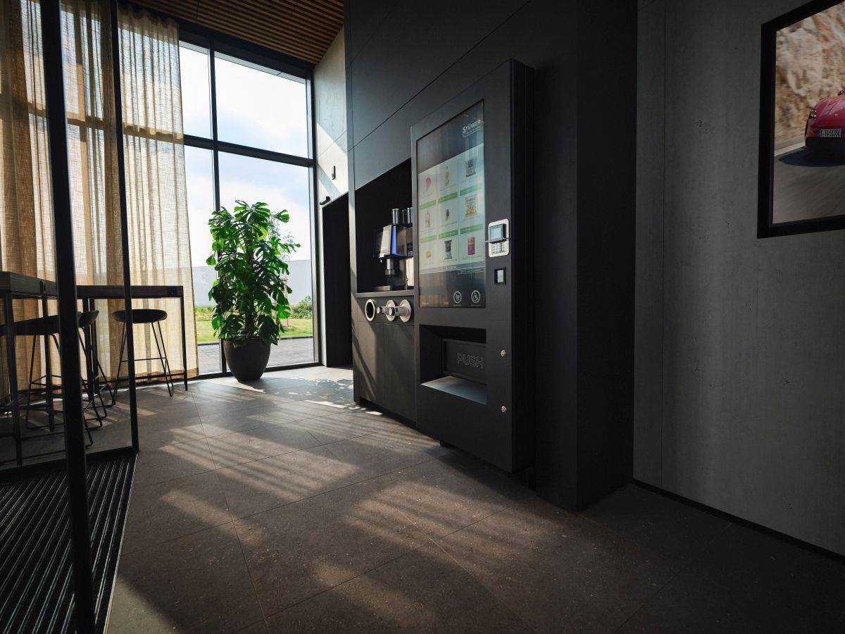 Porsche Charging Lounge (1).jpg