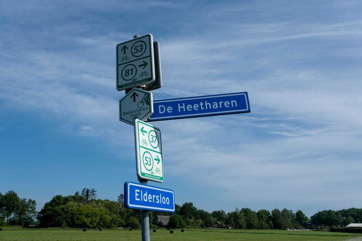 Prometni znak znakovi cesta prometnica (1).jpg