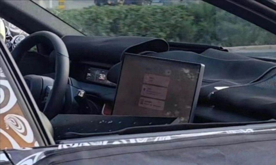 Xiaomi SU7 interijer (3).jpg