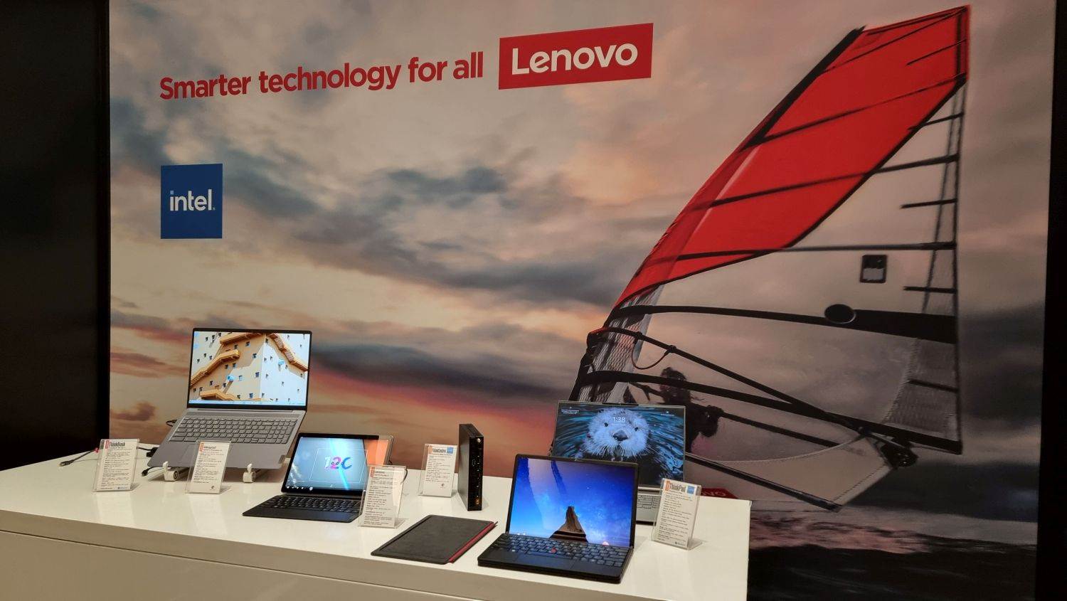 Lenovo ThinkPad X1 Fold (2).jpg