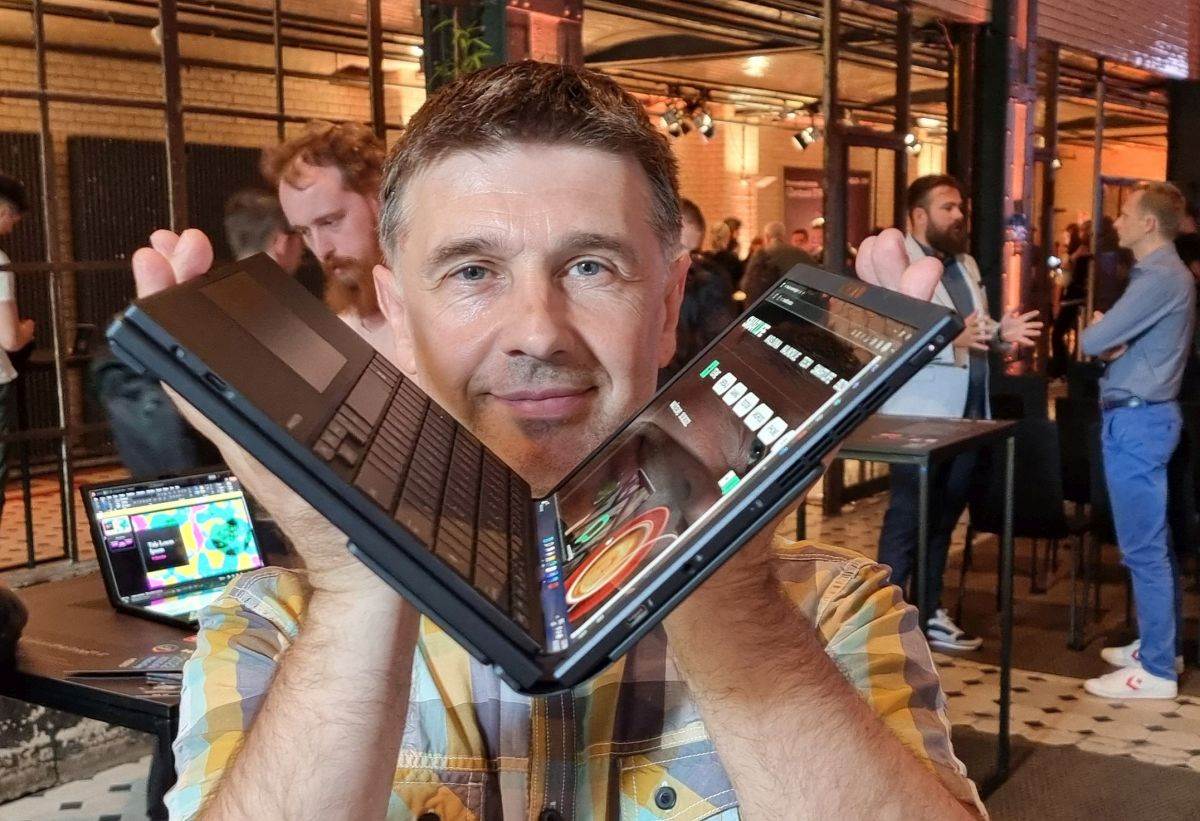 Krunoslav Ćosić, IFA 2022 Berlin, Asus Zenbook 17 Fold OLED (2).jpg