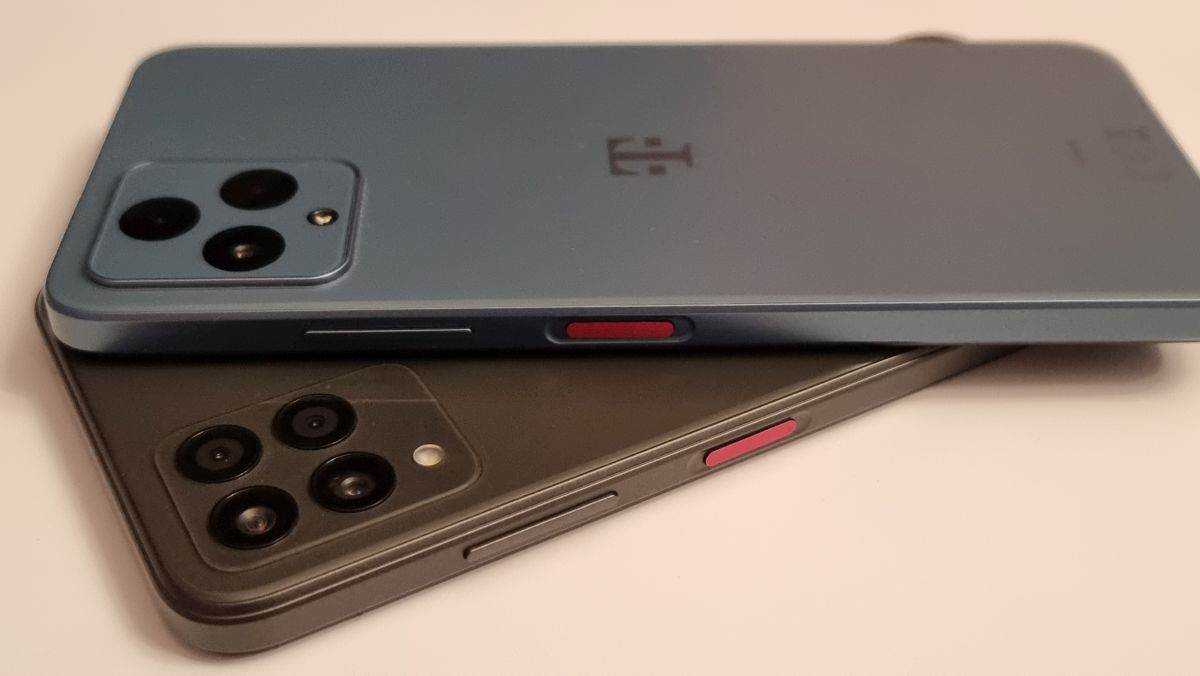 T Phone i T Phone Pro (3).jpg