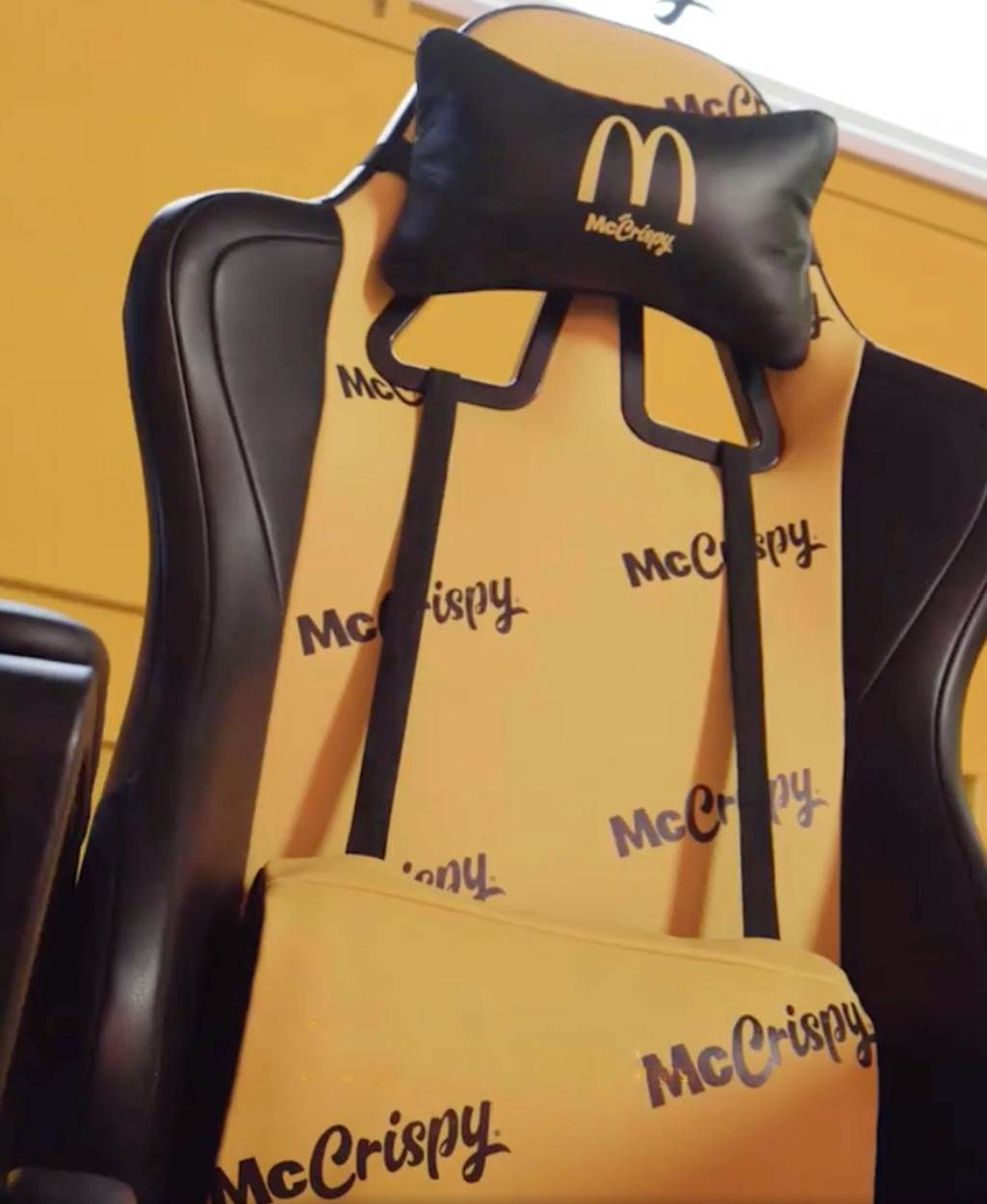 McCrispy Ultimate Gaming Chair (2).jpg