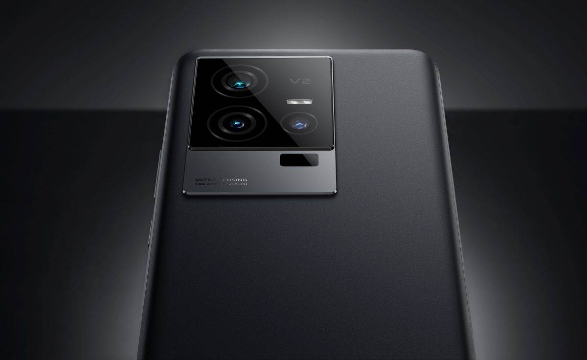 iQOO 11 Black Edition 01.jpg