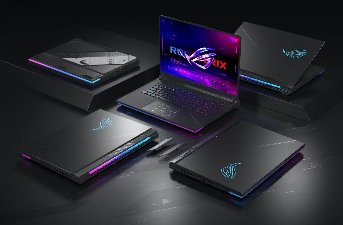 A group photo of the ROG SCAR 16 & 18.jpg