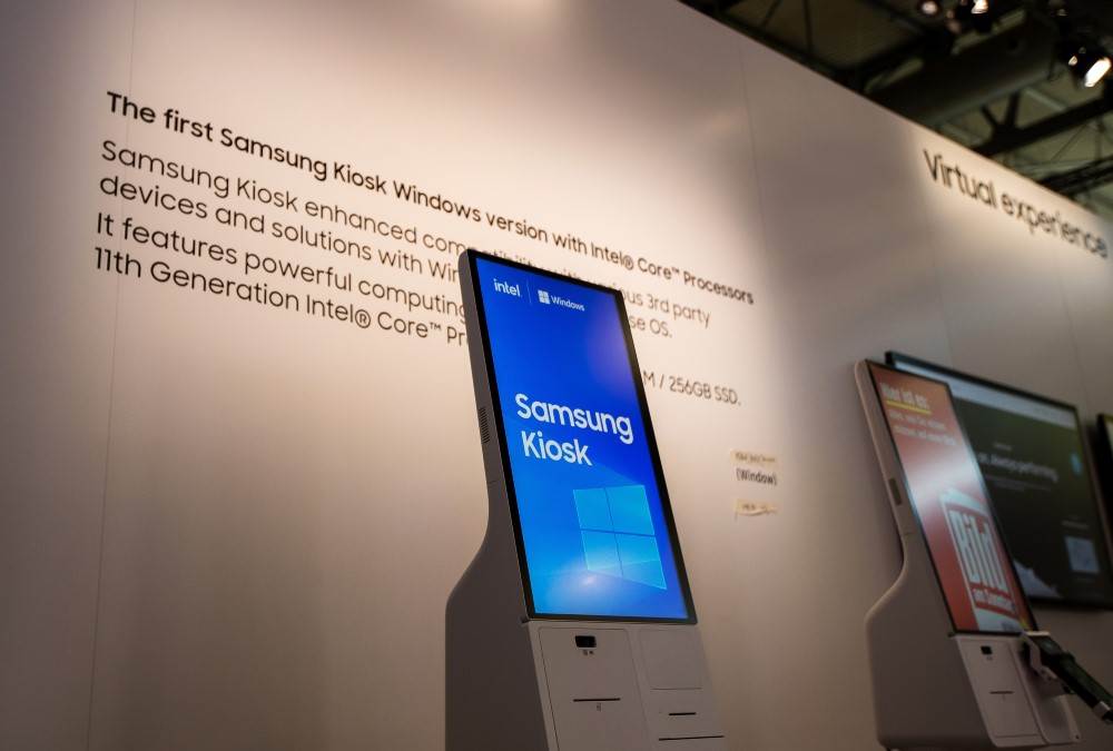 Samsung Kiosk (2).jpg