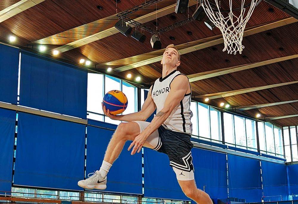 Honor Magic5 Pro (3).jpg