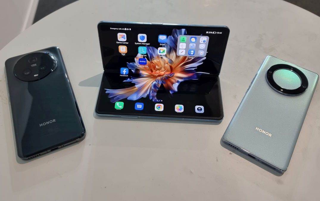 Honor Magic5 Pro, Magic Vs i Magic5 Lite (2).jpg