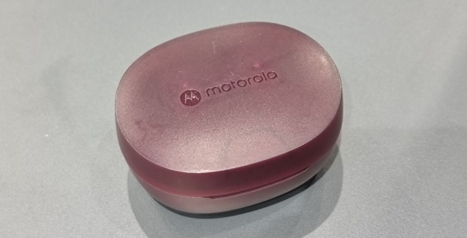 Motorola Moto Buds 600 ANC (1).jpg