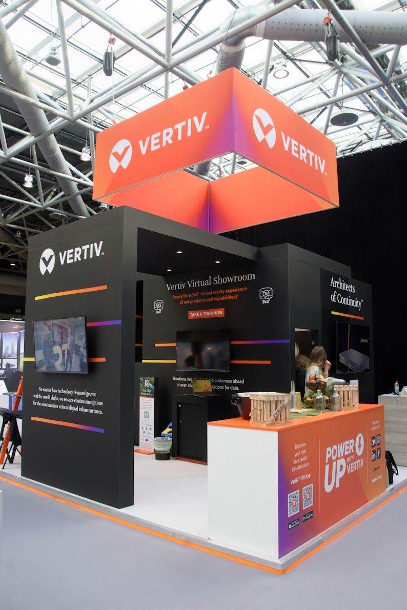 Vertiv booth - Datacloud Global Congress 2022.jpg