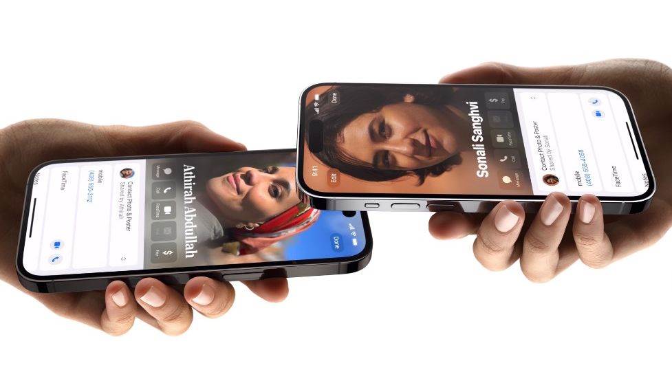 Apple iOS 17 AirDrop i NameDrop.jpg