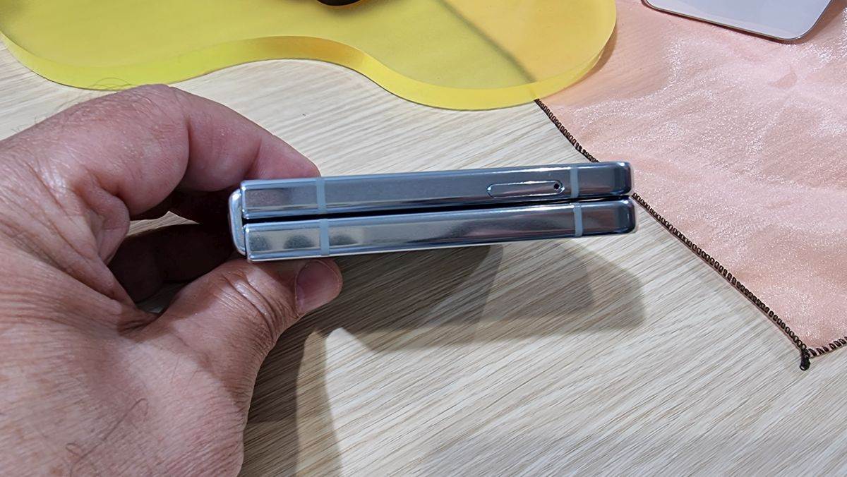Samsung Galaxy Z Flip5 (6).jpg