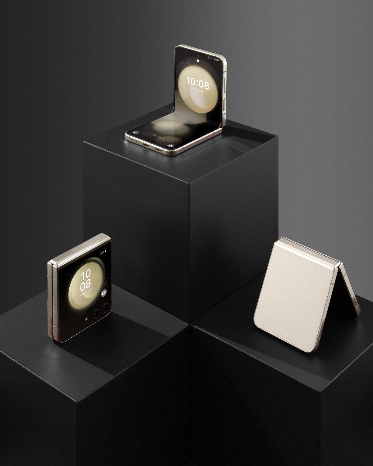 Samsung Galaxy_flip5_product_cream_LI.jpg