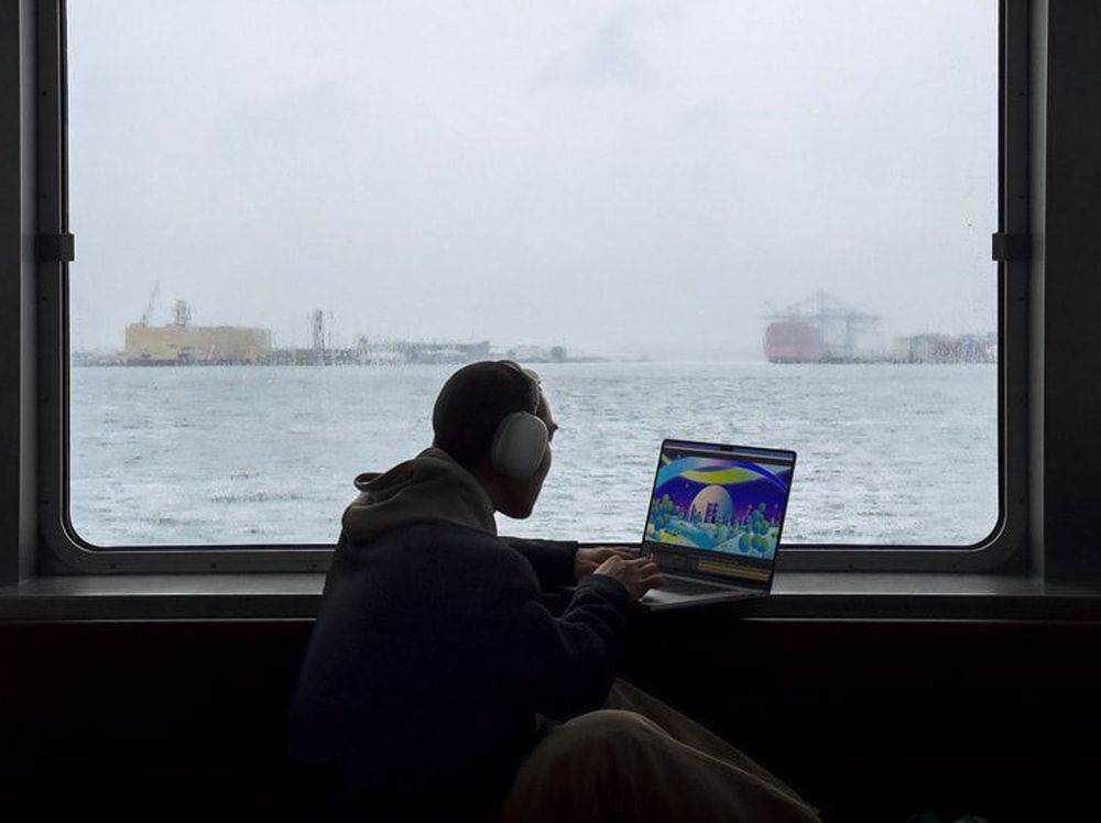 Apple MacBook Pro-M3 (3).jpg