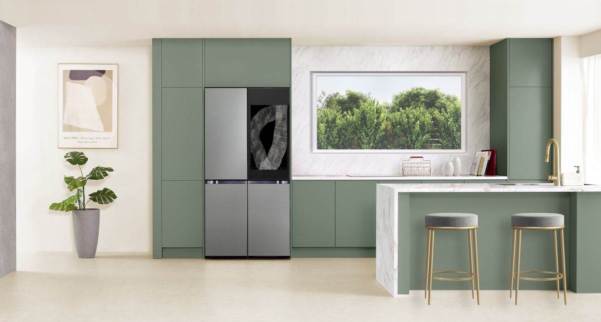 Samsung Kitchen with Bespoke 4-Door Flex Refrigerator with AI Family Hub+ (2).jpg