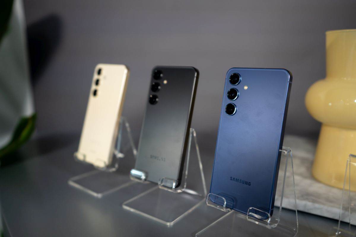 Samsung Galaxy S24.jpg