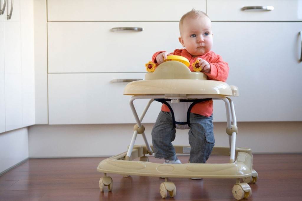 sjedenje-stajanje-i-hodanje-poticati-li-bebu-u-ovim-vjestinama
