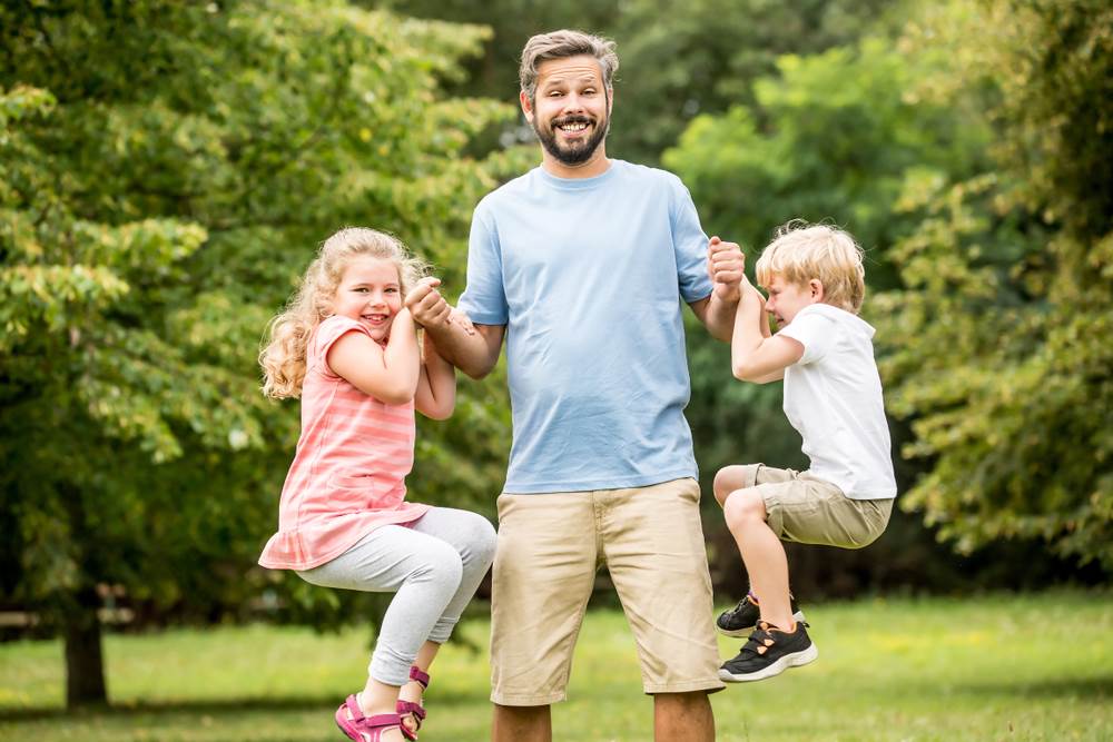 Tata se požalio što ga hvale jer provodi vrijeme sa svojim djetetom