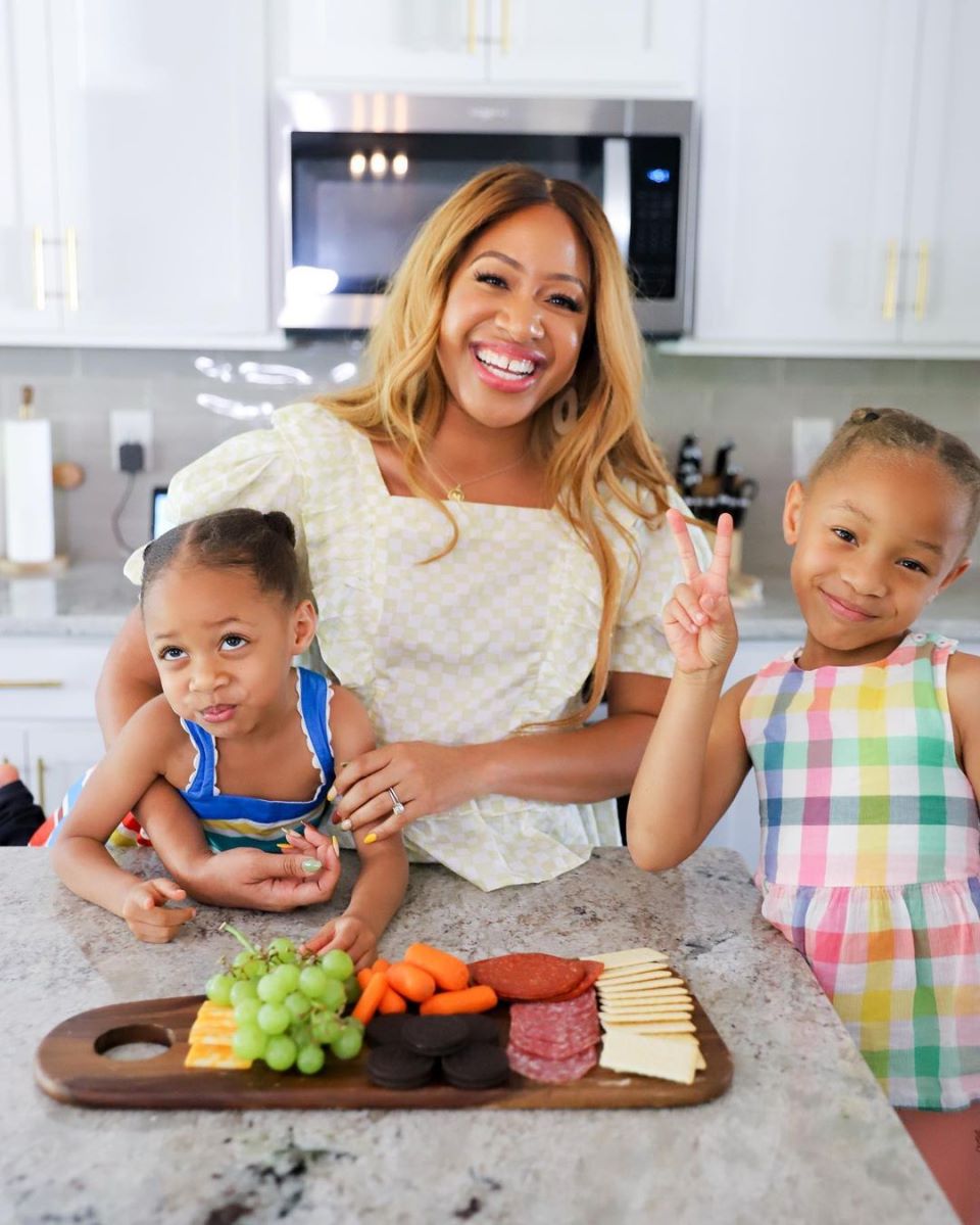 6 mama influencerica s odlicnim modnim stilom