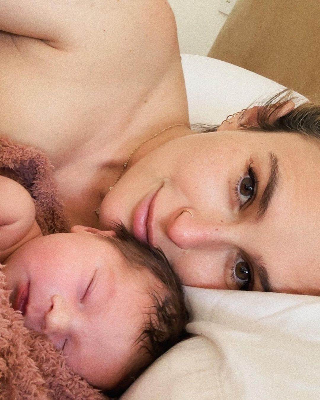 Rumer Willis rodila u vodi, evo kako izgleda takav porod