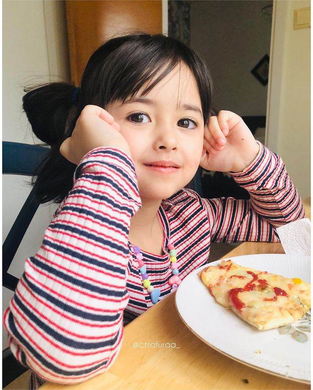 djevojcica s najljepšim ocima danas ima 6 godina