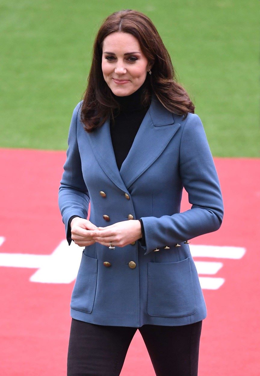 Kako Kate Middleton nosi klasične sakoe