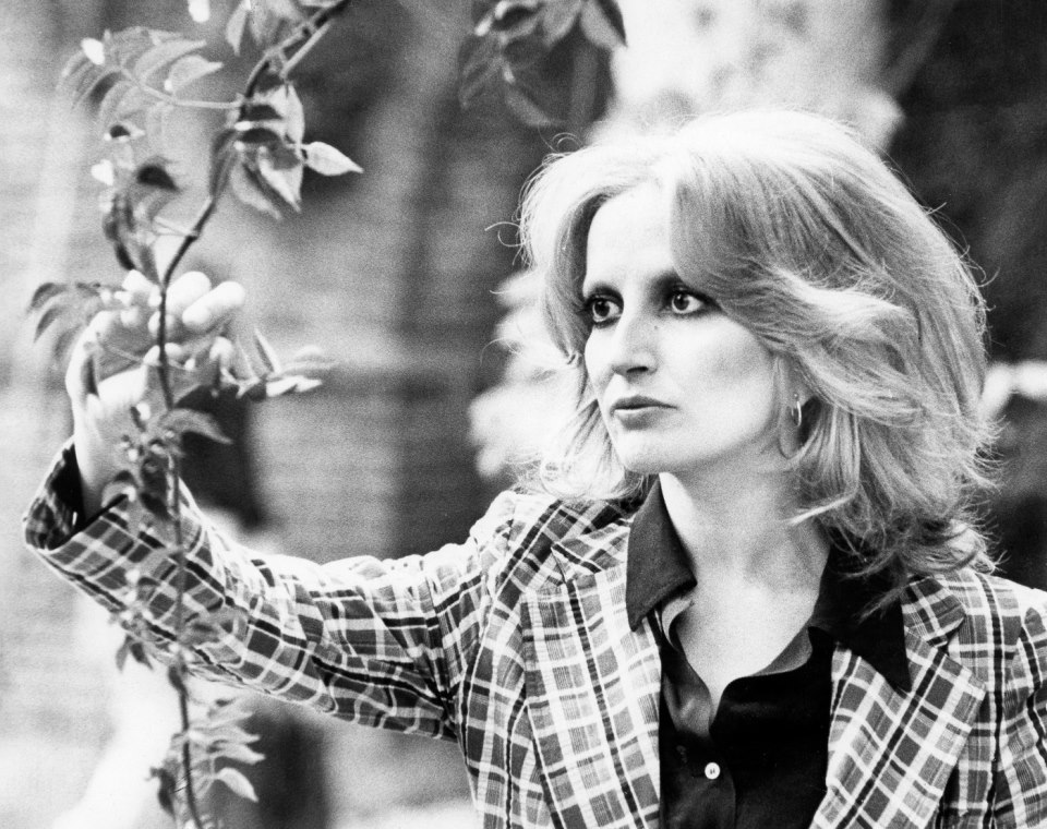 Balenciaga i modno glazbena suradnja s talijanskom pjevačicom Minom