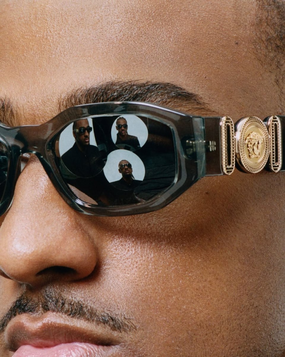 Sabrina Carpenter je nova Versace djevojka