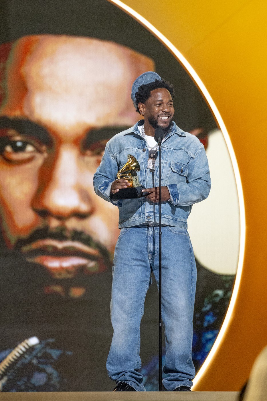 Kendrick Lamar na Grammyjima je nosio Canadian Tuxedo