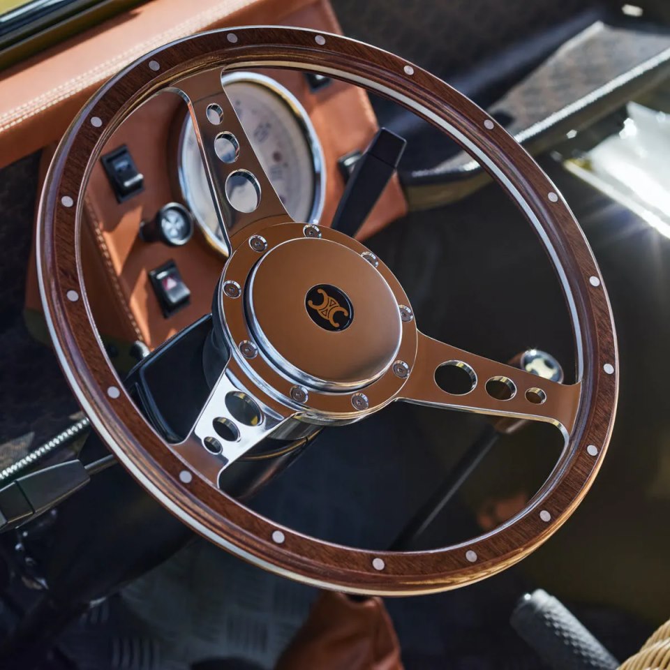 Modni brend Celine kao dio ljetne kampanje predstavio auto Moke Vintage