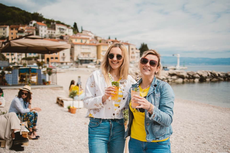 Mediterranean Brunch tvrtke Nikas na najljepšoj lokaciji uz more