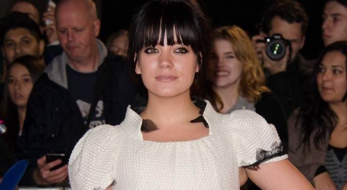 Lily Allen spavala s nepoznatim muškarcem kad je imala 12