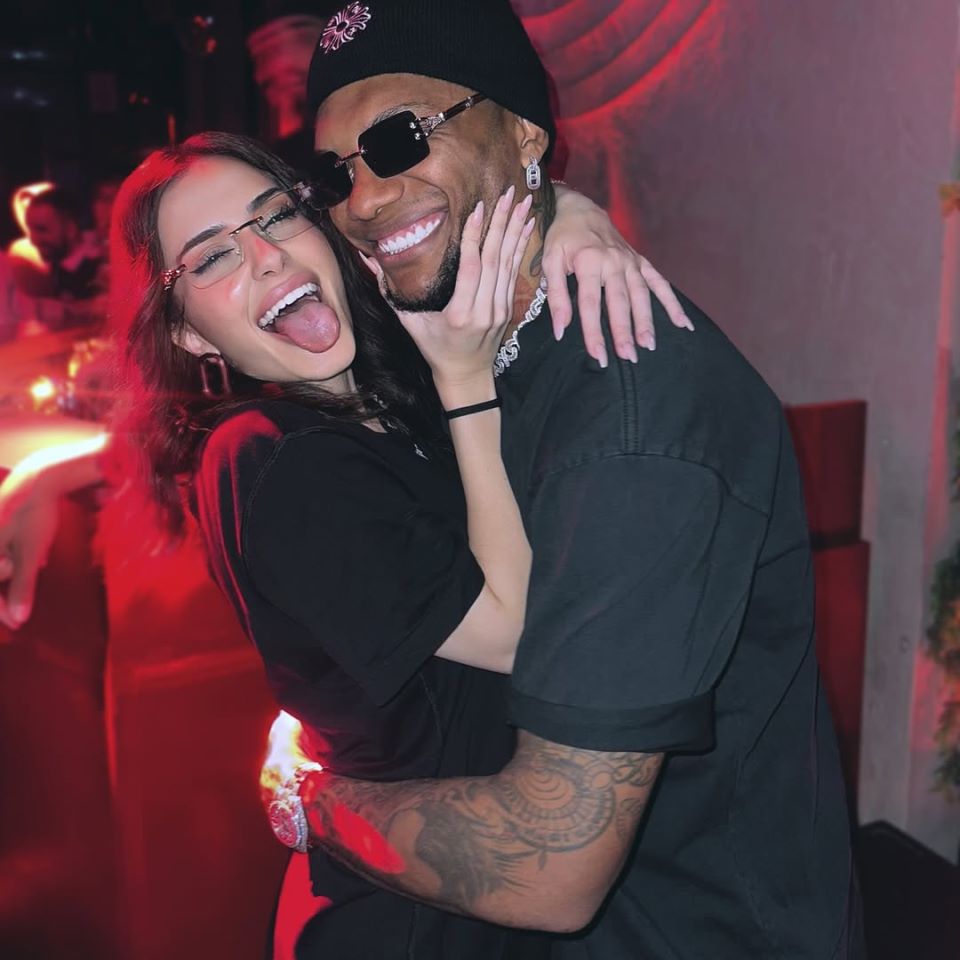 you won’t see this vibe anywhere elsee!! 🖤❤️.jpg