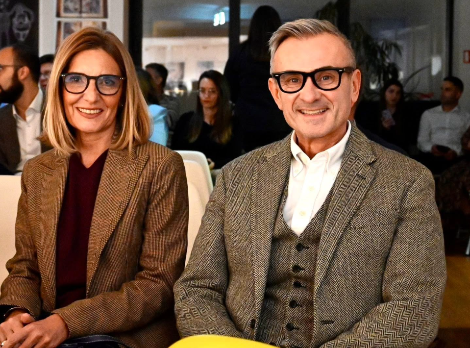 14 Davor Meštrovići supruga Senka.png