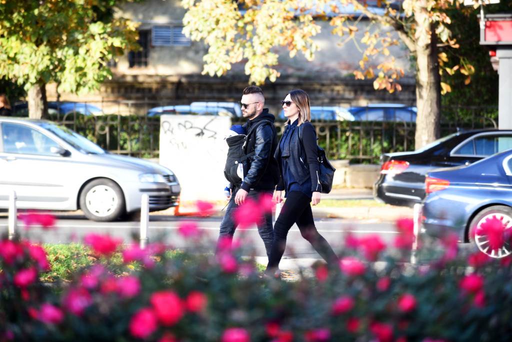 ŠETNJA U NAJDRAŽEM DRUŠTVU Domaći pjevač ne skriva sreću