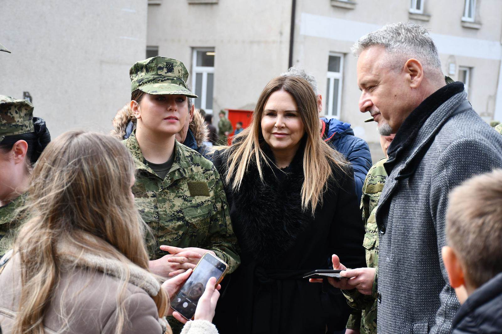 Marko Perković Thompson sa suprugom Sandrom i kćeri Divom Marijom