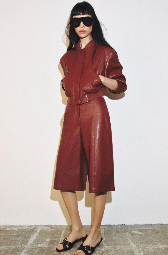 AUX LEATHER BOMBER JACKET WITH SHOULDER PADS/ ZARA/ 39.95 EUR