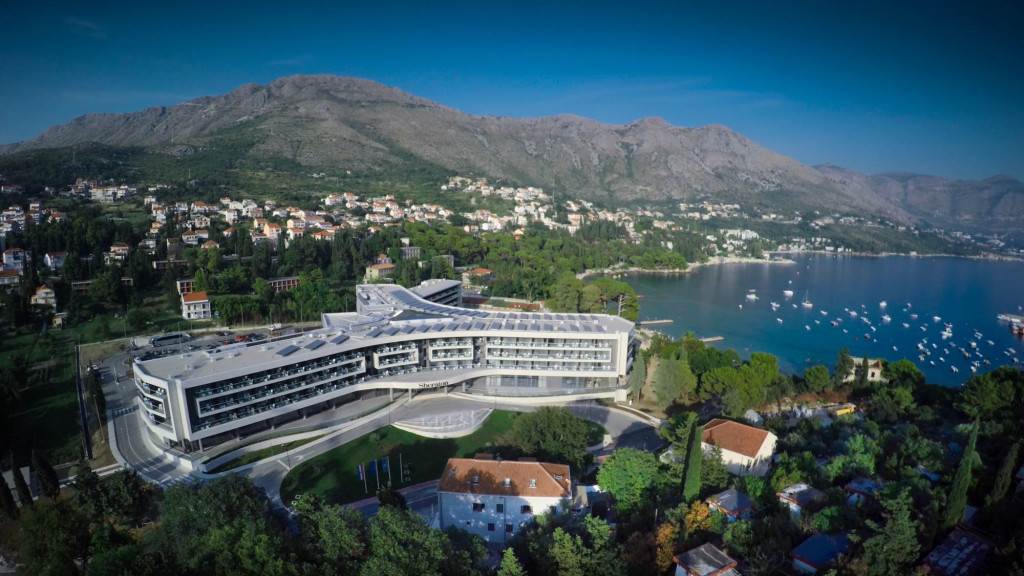 Sat Zemlje: Hoteli u znak podrške gase vanjsku i prigušuju unutarnju rasvjetu