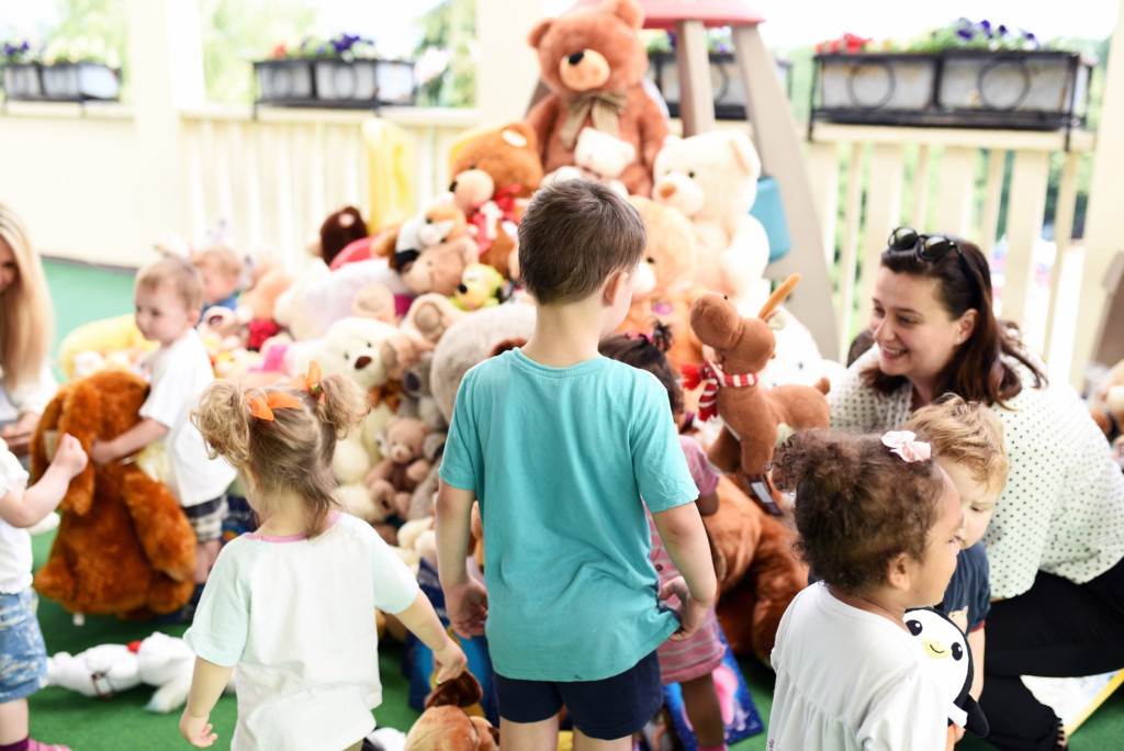 Plišanci naših humanih zvijezda stigli do dječice u Nazorovoj